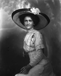 CH085 Femme inconnue vers 1905-1915.