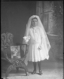 CH085 La jeune fille de Noé St-Bernard, 1913.