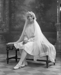 CH085 Jeune fille inconnue, 1930.
