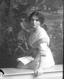 CH085/001/002/0129 Femme inconnue, 1910.