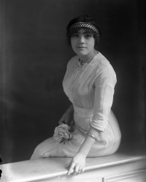 CH085/001/002/0047 Femme au bandeau, 1905.