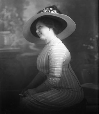 CH085/001/002/0128 Femme inconnue, 1910.