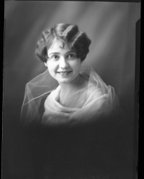 CH085 Gab. Lajeunesse mariée à M. Bernard, 1926.