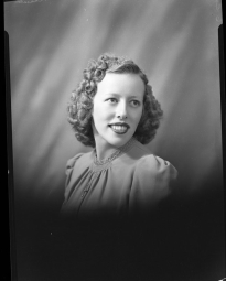 CH085 Madame Nault, 1940.