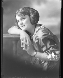 CH085 Mademoiselle Arpajou, 1919.