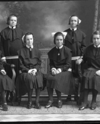 CH085 Groupe d'étudiantes, 1930.